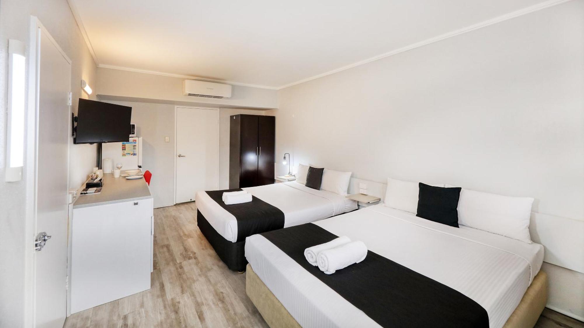 Tropical Gateway Motor Inn Rockhampton Esterno foto