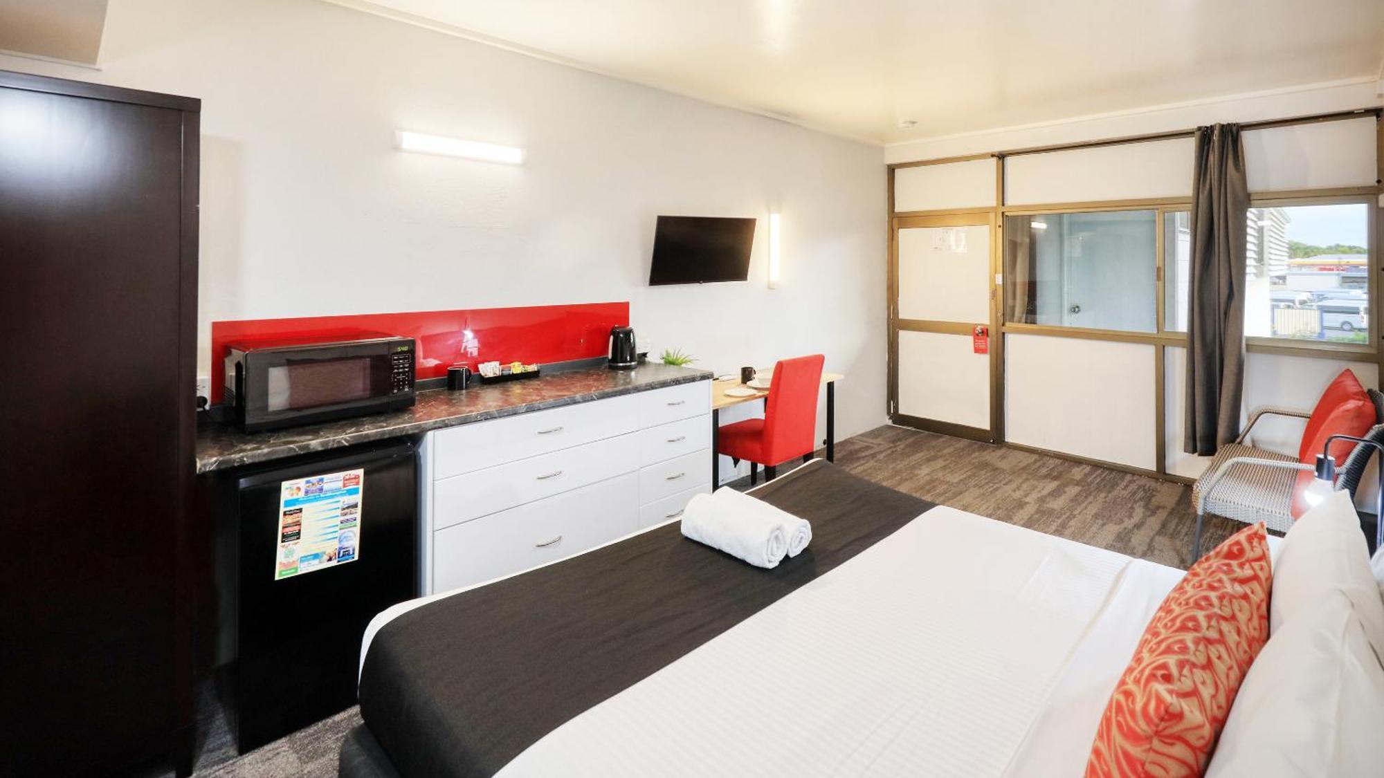 Tropical Gateway Motor Inn Rockhampton Esterno foto