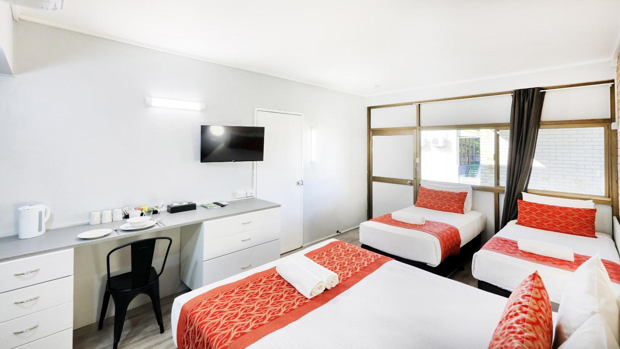 Tropical Gateway Motor Inn Rockhampton Esterno foto
