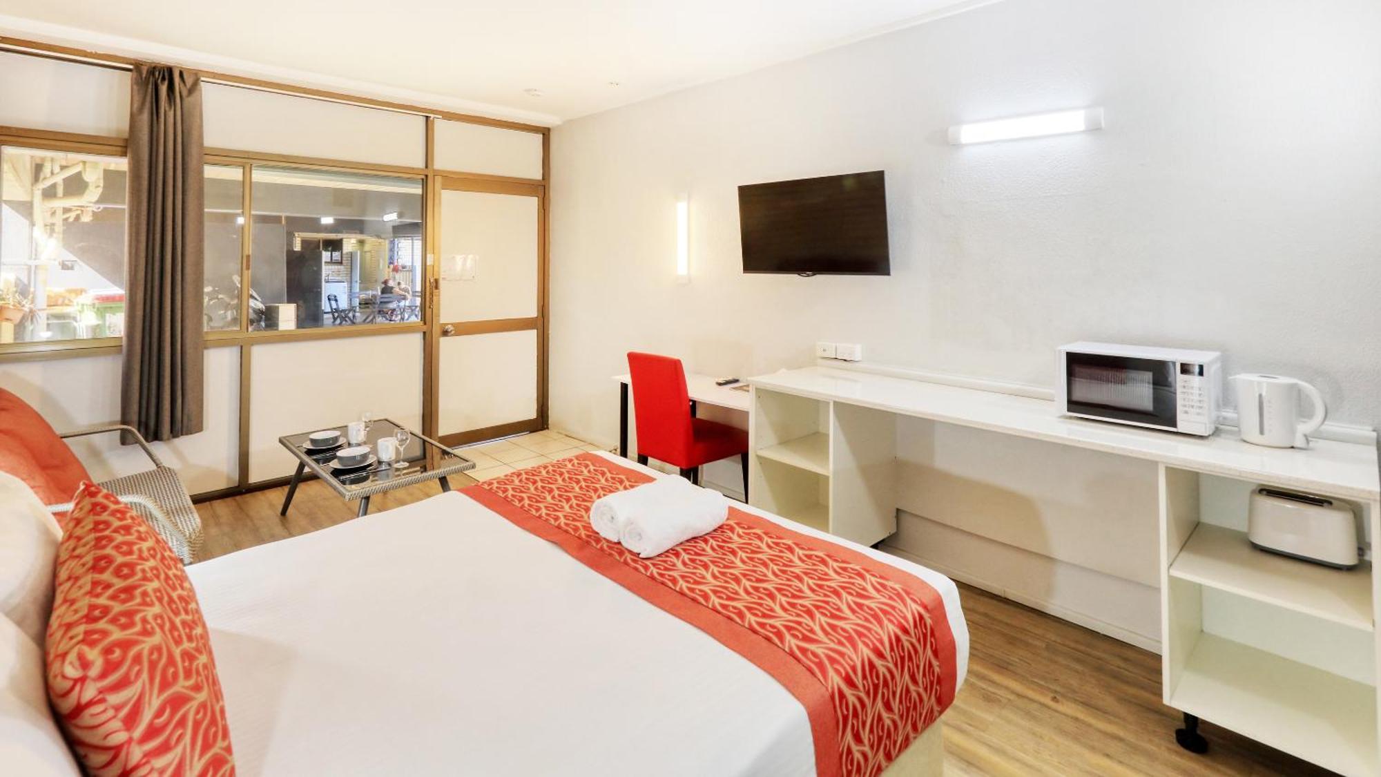 Tropical Gateway Motor Inn Rockhampton Esterno foto