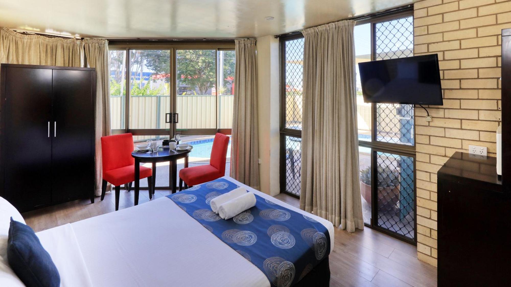 Tropical Gateway Motor Inn Rockhampton Esterno foto