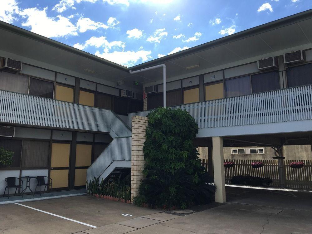 Tropical Gateway Motor Inn Rockhampton Esterno foto