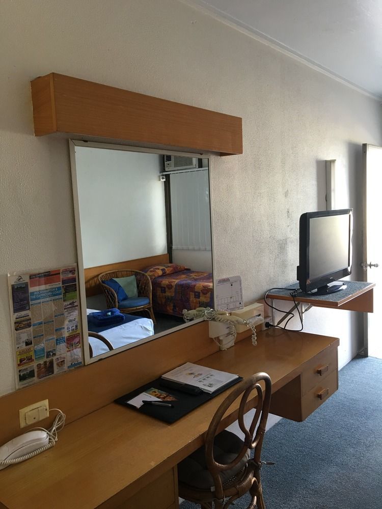 Tropical Gateway Motor Inn Rockhampton Esterno foto