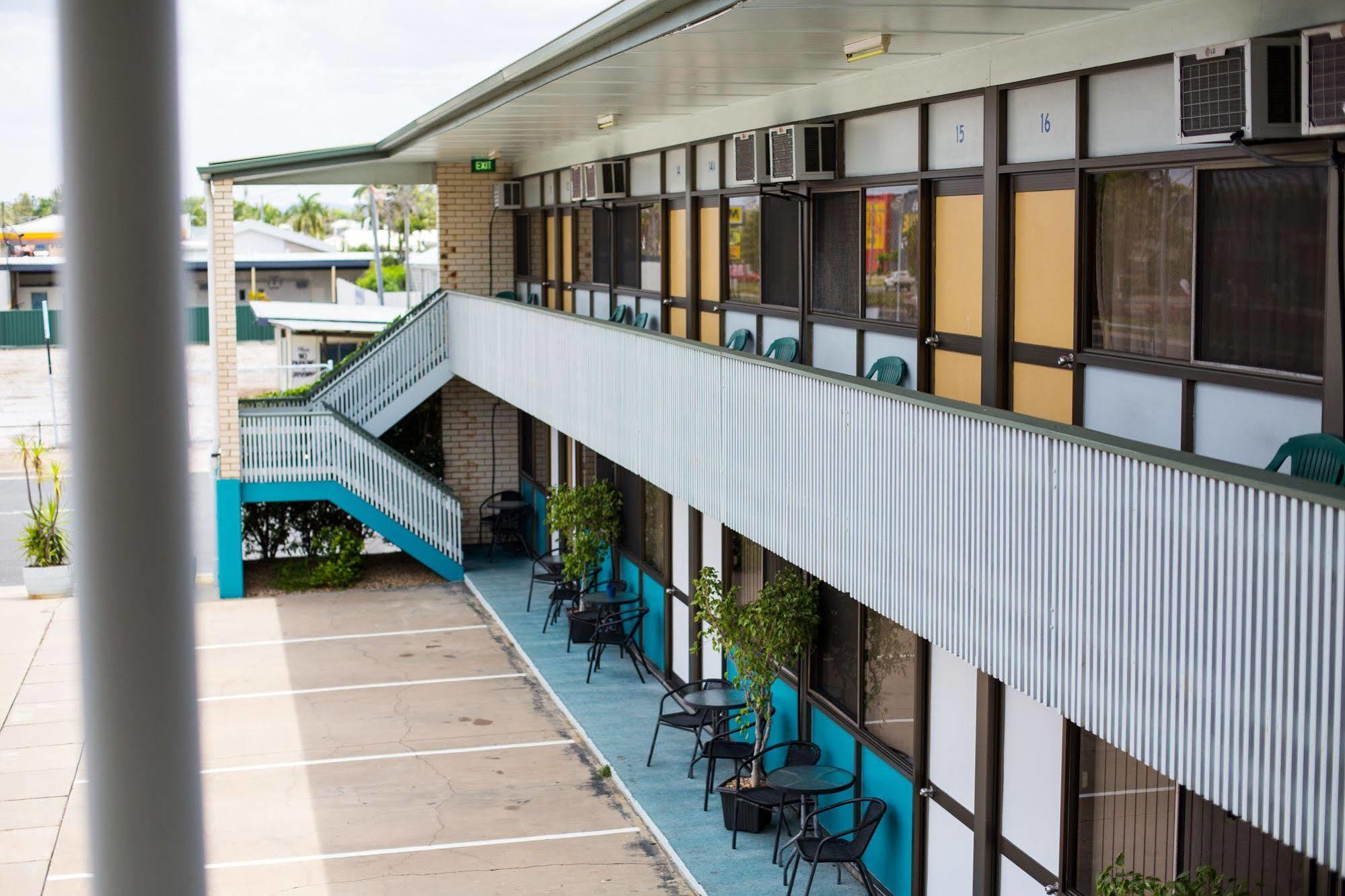 Tropical Gateway Motor Inn Rockhampton Esterno foto